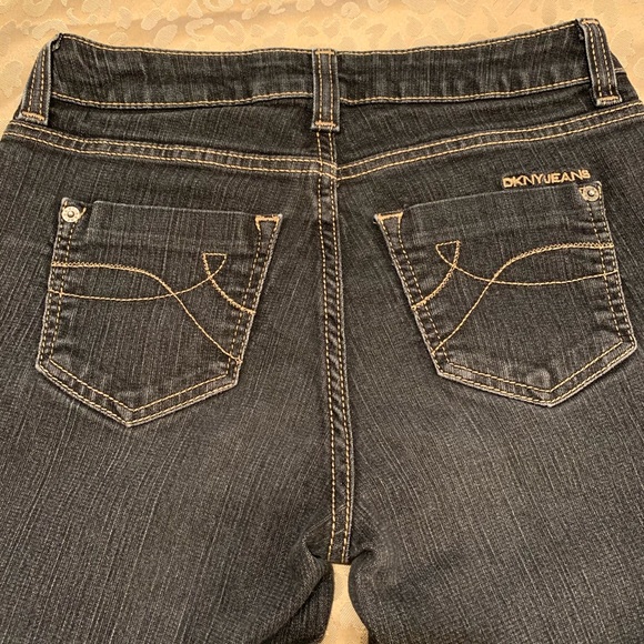 DKNY Jeans - Picture 6 of 8